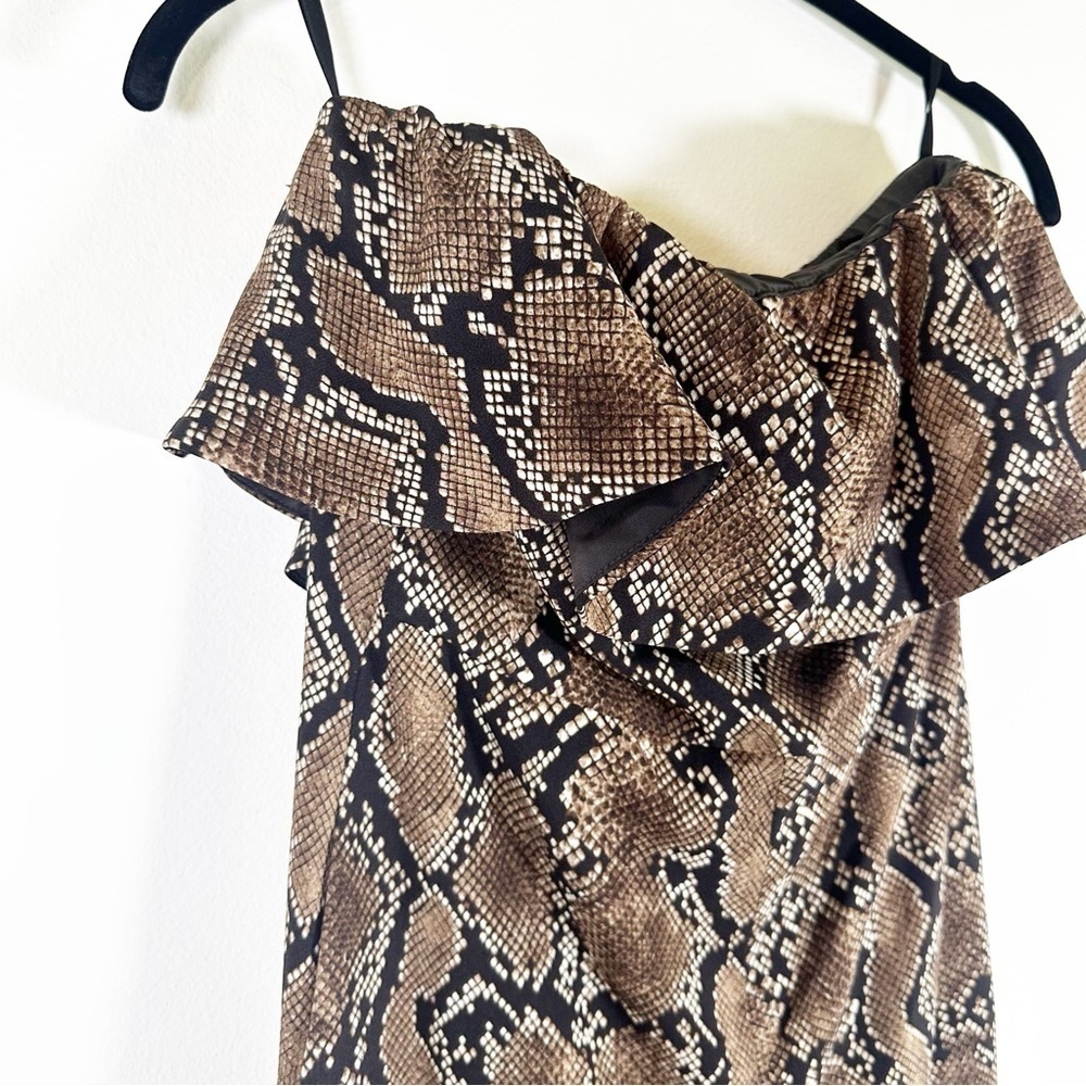 Babaton Snakeskin Reptile Print Strapless Cropped Jumpsuit Size 2 ** please read - Picture 10 of 11